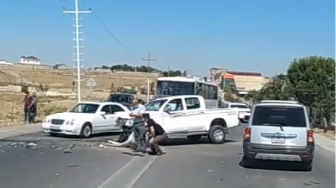 Novxanı yolunda ağır qəza baş verdi, xəsarət alanlar var - VİDEO