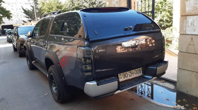 DYP məktəbin yolunu kəsən sürücünü məsuliyyətə cəlb etdi   - FOTO