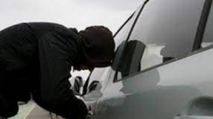 Bakıda "Range Rover"  oğrusu tutulub