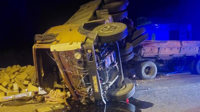 Goranboyda 2 yük avtomobili toqquşub, xəsarət alan var - FOTO