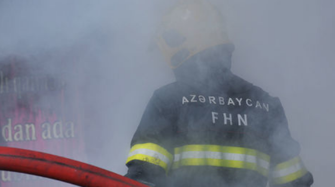 В Шамкире произошел пожар в трехкомнатном доме