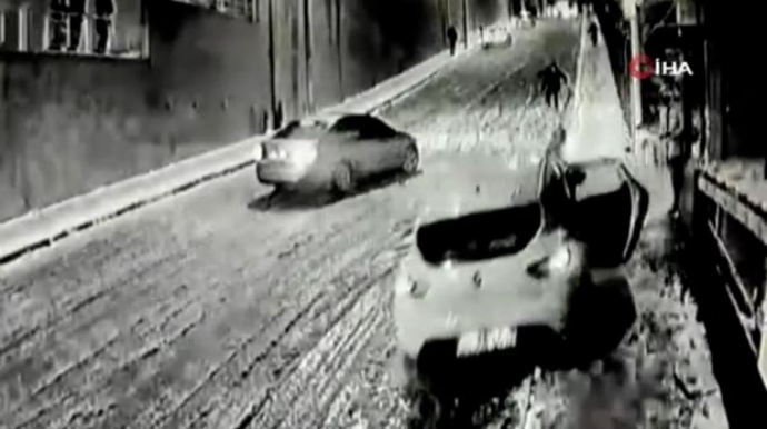 Salonunda körpə uşaq olan maşın sürüşdü və...– ANBAAN VİDEO