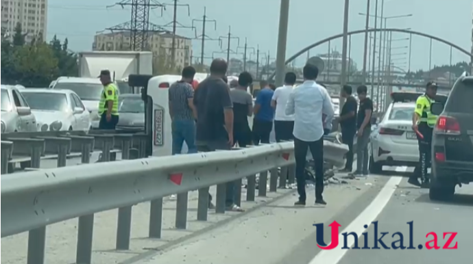 Bakı-Sumqayıt yolunda qəza: KIA aşdı   - VİDEO