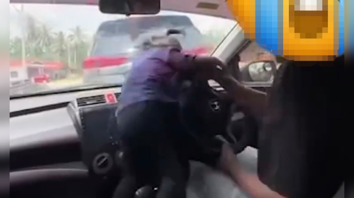 Maşında azyaşlıları apararkən diqqətli olun: Ölümlə nəticələnə bilər - VİDEO