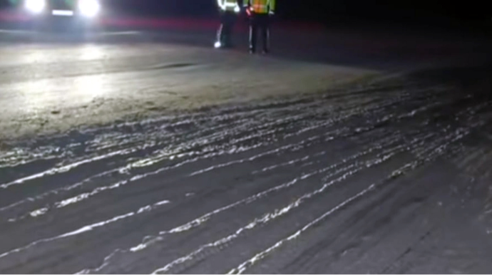 В Губе разлив бетона создал серьезные проблемы для водителей