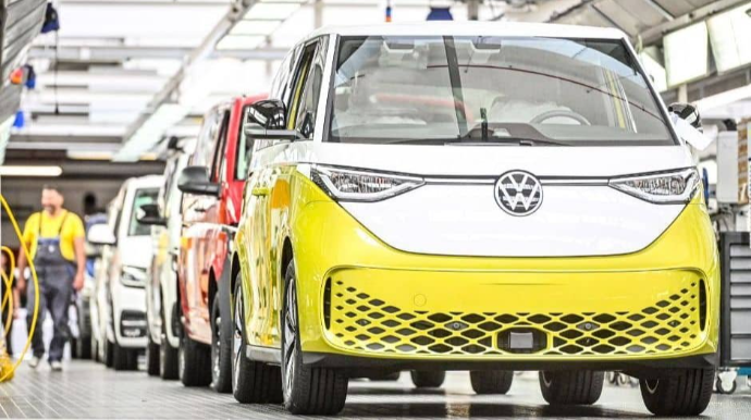 "Volkswagen" "ID.Buzz" furqonunun istehsalını dayandırıb   - FOTO