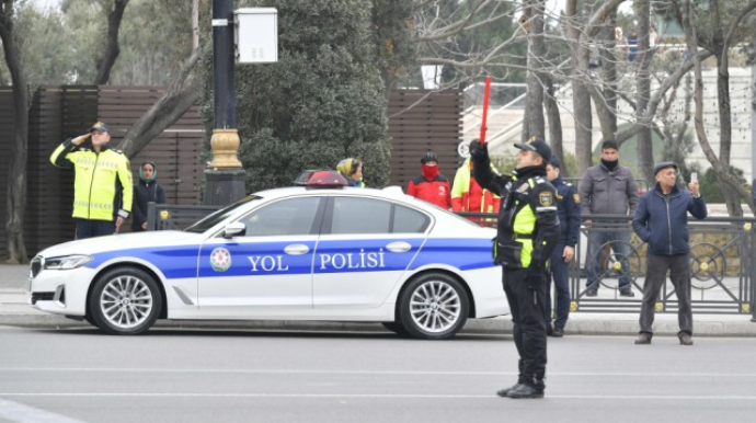 Sükut dəqiqəsi... 