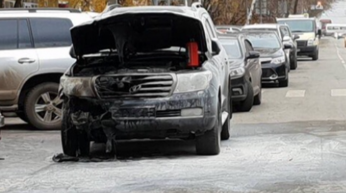 Gecə 24 yaşlı xanımın “Infiniti”sini yandırdılar - VİDEOlar