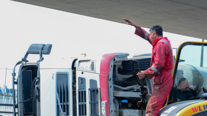 Heydər Əliyev prospektində nəqliyyatın hərəkətinə qoyulan məhdudiyyət aradan qaldırılıb 