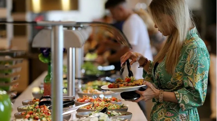 Türkiyədə hotellərdə “açıq bufet” ləğv edilə bilər