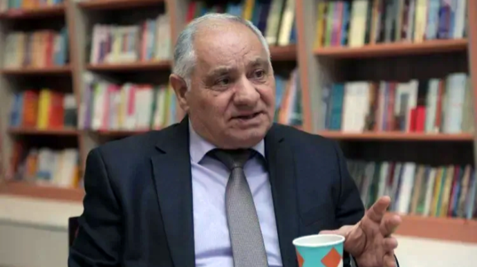 "Onsuz da indi camaatı çox şeyə görə cərimə edirlər" - Qulu Məhərrəmli mətbuatın cərimələnməsi təklifinə qarşı çıxdı