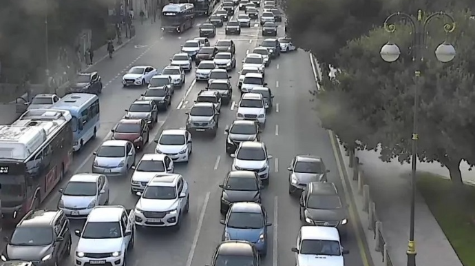 Bakının bir çox yollarında nəqliyyatın sıxlığı müşahidə edilir - SİYAHI 
