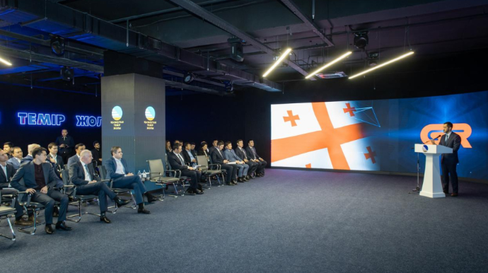 Qazaxıstan və Gürcüstan nəqliyyat-logistika sahəsində əməkdaşlığı genişləndirir 