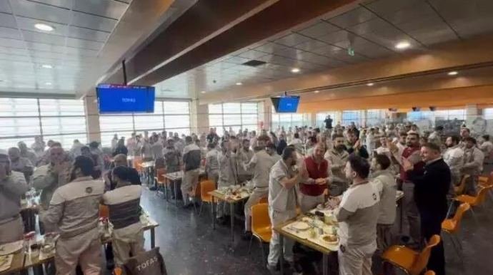 Daha bir avtomobil şirkətində böhran - İşçilər tətil edir