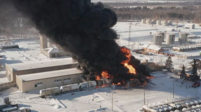 Rusiyada böyük yanğın:  yanacaq tankeri və dəmiryol sisternləri alovlara büründü - FOTO - VİDEO 