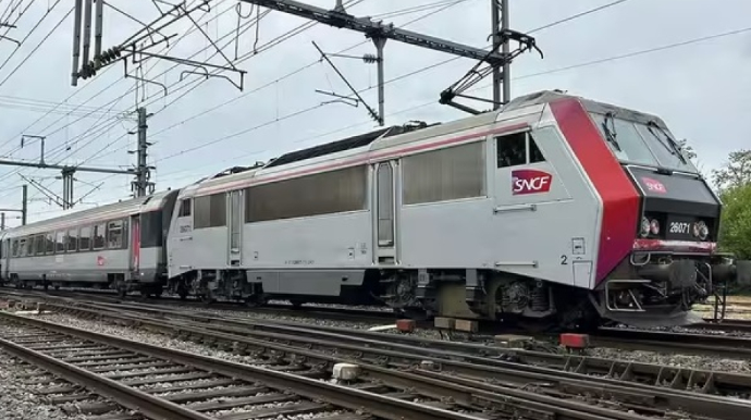 İsti hava şəraiti ilə əlaqədar bəzi qatarların hərəkəti müvəqqəti dayandırılıb