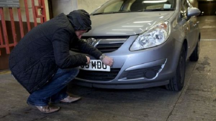 Bakıda avtomobillərin qeydiyyat nişanları oğurlanıb 