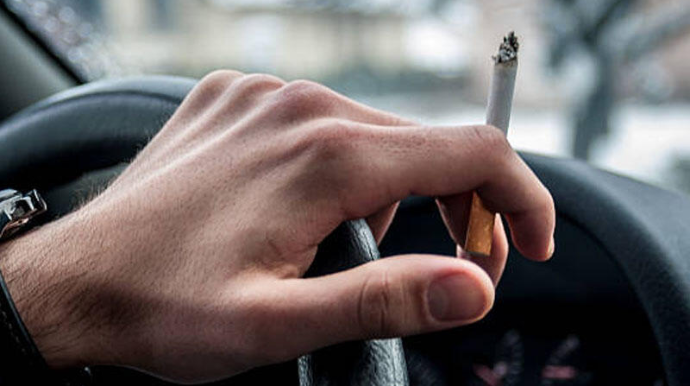 Gürcüstanda taksi və şəxsi avtomobillərdə də siqaret çəkmək qadağan oluna bilər