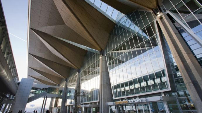 Sankt-Peterburqda çox sayda uçuş ləğv edildi 