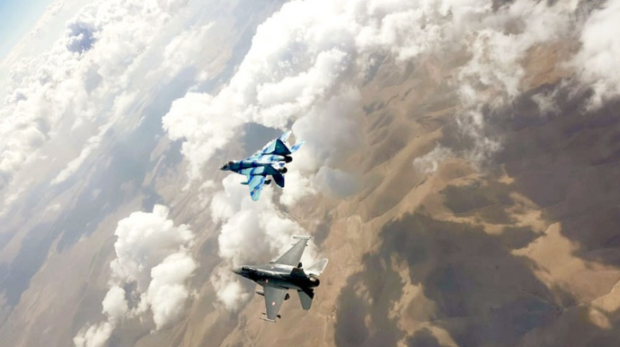Azərbaycan pilotları hədəflərin məhv edilməsi tapşırıqlarını icra edib