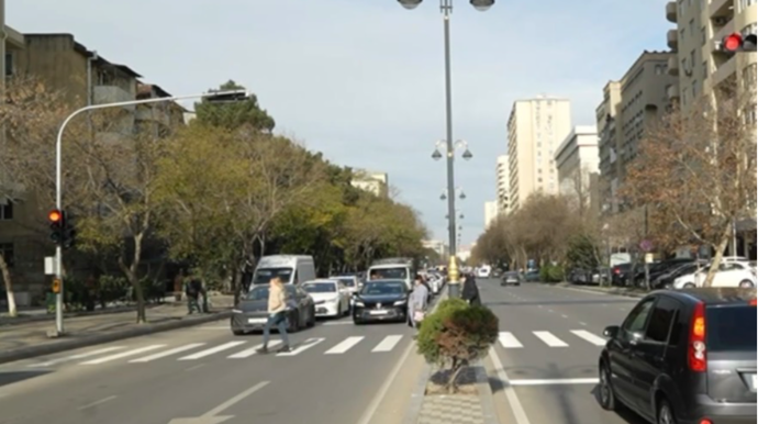 Paytaxt yollarında yeni svetoforlar quraşdırıldı - VİDEO