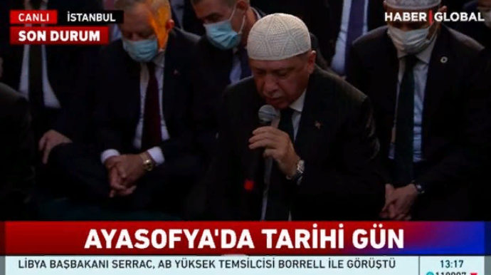 Ərdoğan Aya Sofiyada “Quran” oxudu  - VİDEO