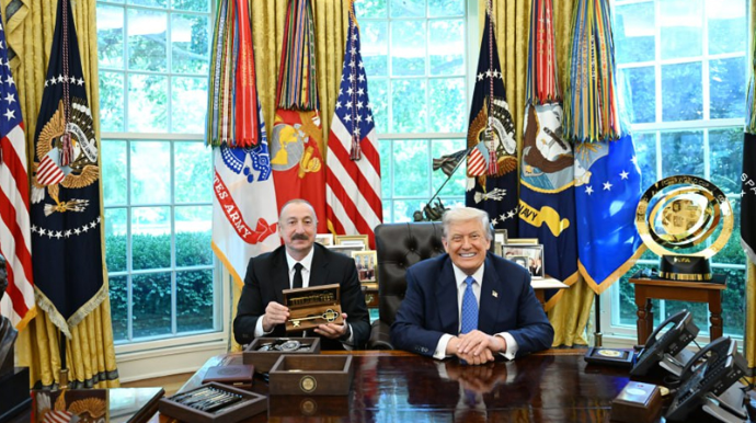 Ağ Evin rəmzi açarı indiyədək kimlərə hədiyyə edilib? - ARAŞDIRMA