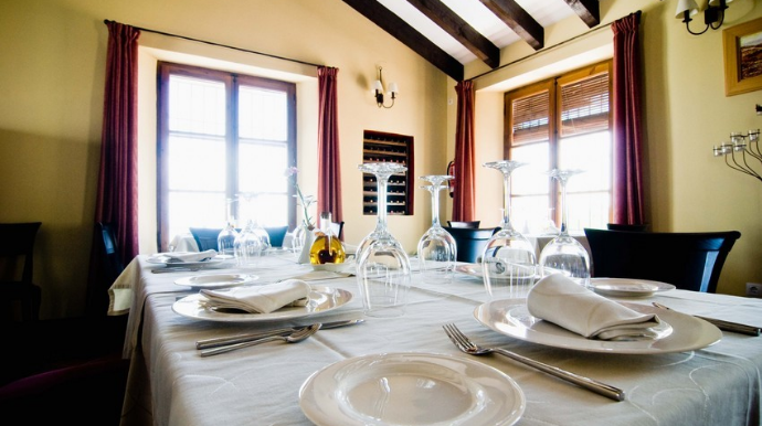 Yevlaxda karantin qaydalarının pozulduğu restoranlar aşkarlanıb