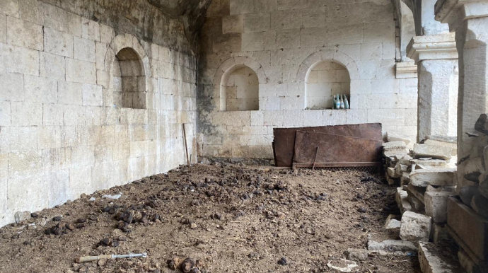 Ermənilər Mehdiqulu xan və Natavanın məqbərəsində mal-qara saxlayıb  - FOTO - VİDEO