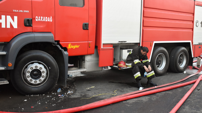 Xəzər rayonunda Araz marketdə yanğın baş verib 