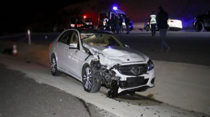 Motosikletlə avtomobil toqquşdu, iki nəfər həyatını itirdi 