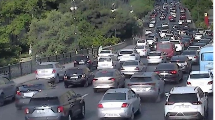 Bakının bu yollarında nəqliyyatın sıxlığı yaranıb - FOTO