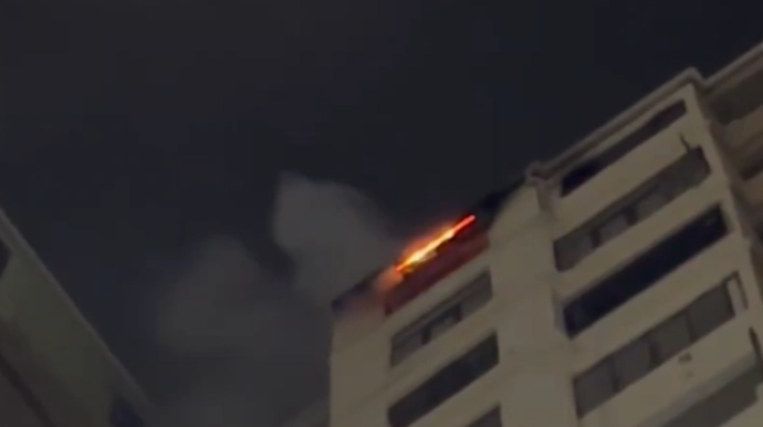 Bakıda hündürmərtəbəli binada yanğın olub - VİDEO