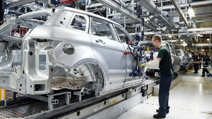 Qlobal avtosənaye xammal tədarükündə problemlərlə üz-üzə 