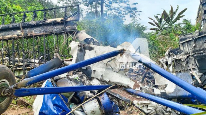 Təyyarə qəzaya uğradı - Ölənlər var 