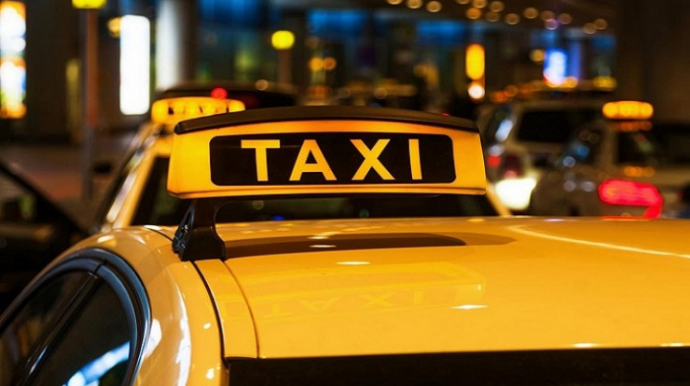 Taksi sürücülərini aldadıb pullarını mənimsədi - FOTO 