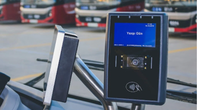 "Çox vaxt "BakıKart"da pulumuz olmurdu" - Avtobuslarda yeni ödəniş sistemi işə düşdü - VİDEO