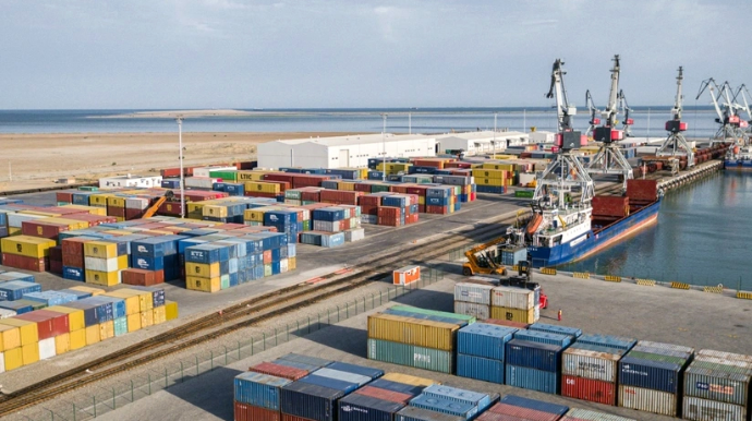 Объем перевалки грузов в Бакинском порту вырос почти на 6% - АЖД 