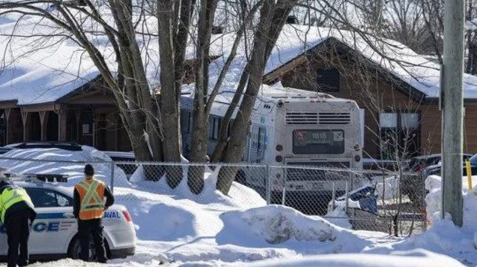 Monrealda avtobus uşaq bağçasına çırpılıb, ölənlər və yaralananlar var 