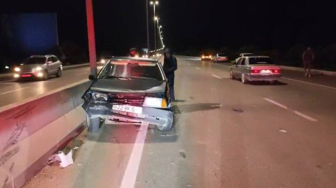 Bakı-Qazax avtomagistralında qəza: İki nəfər xəsarət aldı - VİDEO 
