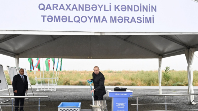 Prezident Qaraxanbəyli kəndinin təməlini qoydu