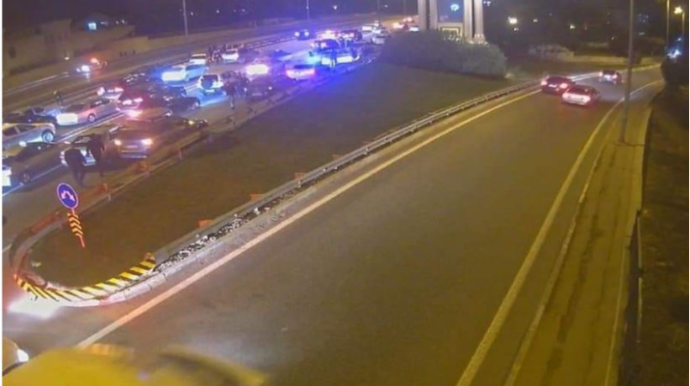 Hava limanı yolunda qəza tıxaca səbəb oldu  - FOTO