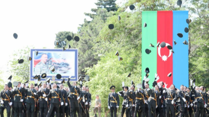 Heydər Əliyev adına Hərbi İnstitutda məzunların buraxılış mərasimi keçirildi - FOTOREPORTAJ 