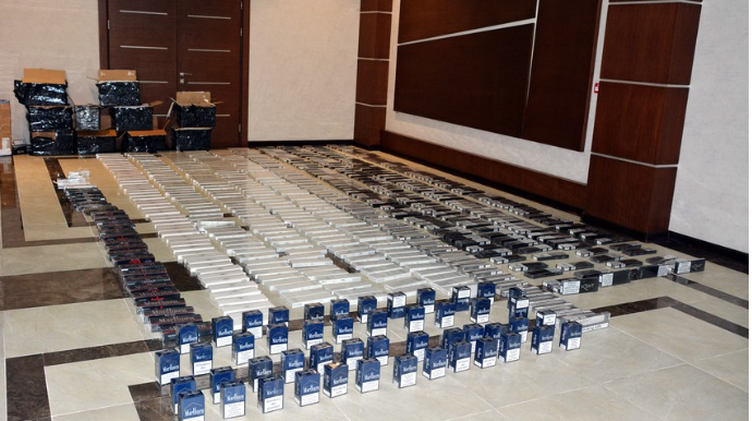 Gömrükçülər külli miqdarda aksiz markasız siqaretlər aşkarlayıb  - VİDEO