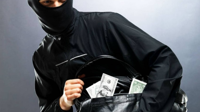 Bakıda evlərdən 23 min manatlıq oğurluq edilib 