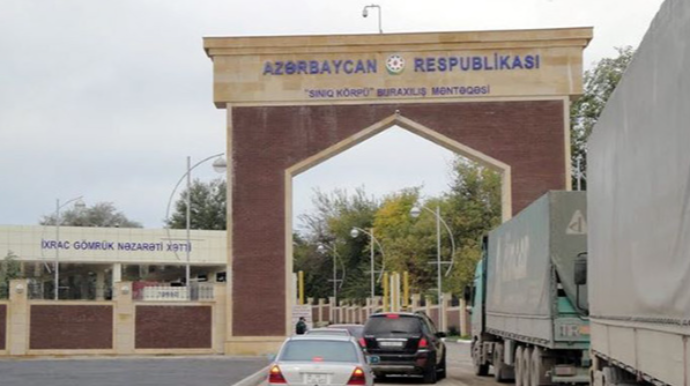 Azərbaycana 94 min dollar gətirmək istədi, 64 min manat cərimələndi 