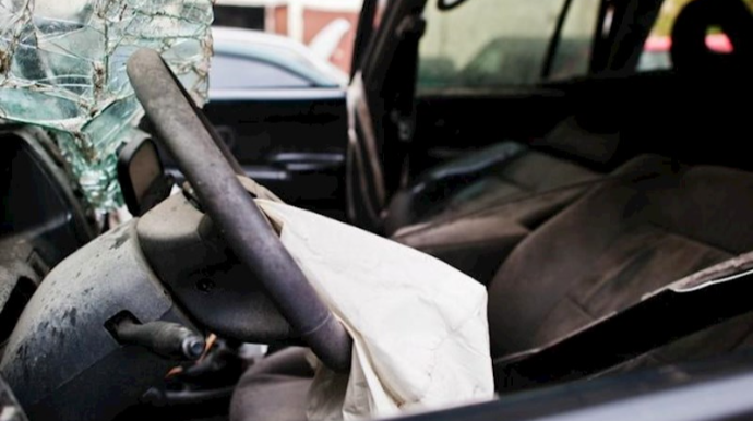 Şəkidə iki avtomobil toqquşdu, xəsarət alanlar var