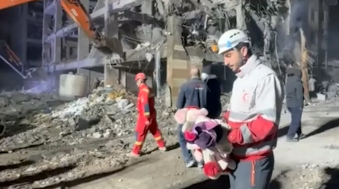 Tehranda yaşayış binaları atəşə tutulub, 40 nəfər həlak olub 