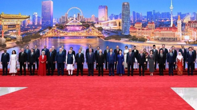 Çin lideri adından dövlət başçılarına ziyafət verildi