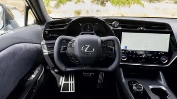 “Lexus”un  təkərlə birbaşa əlaqəsi olmayan sükanı - FOTO